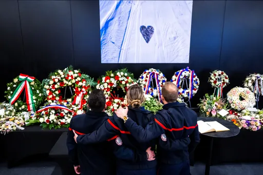 Nach Brand in Crans-Montana: Schweigeminute und Glockengeläut in der Schweiz