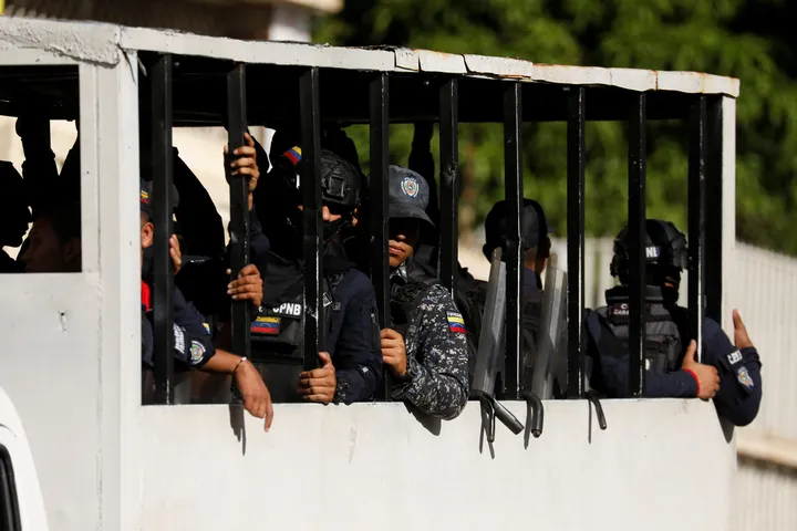 Venezuela oo sii deysay 'tiro badan' oo maxaabiis ah kadib qafaashashadii Maduro