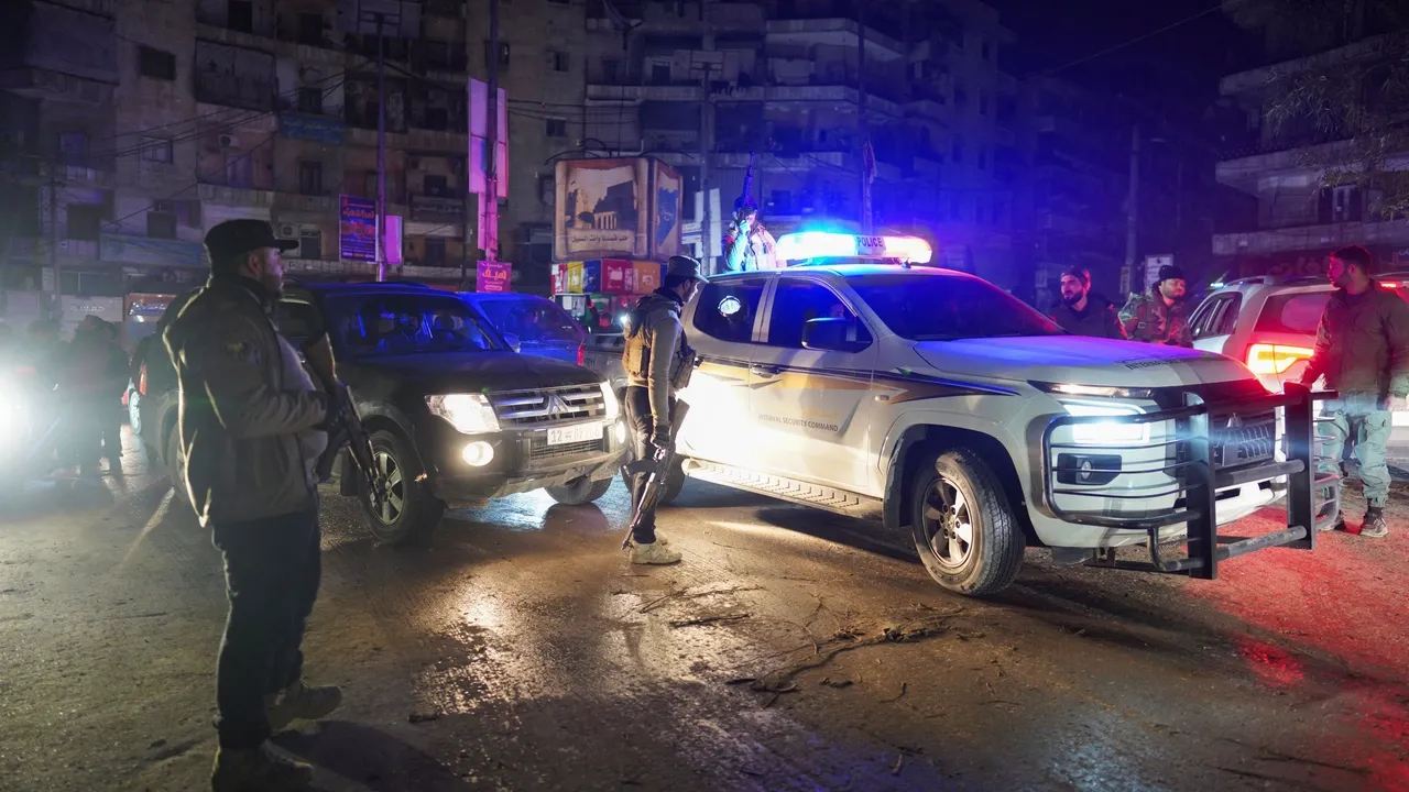 دمشق تعلن وقف النار في حلب وتُمهل YPG الإرهابي ساعات لمغادرة أحياء المدينة