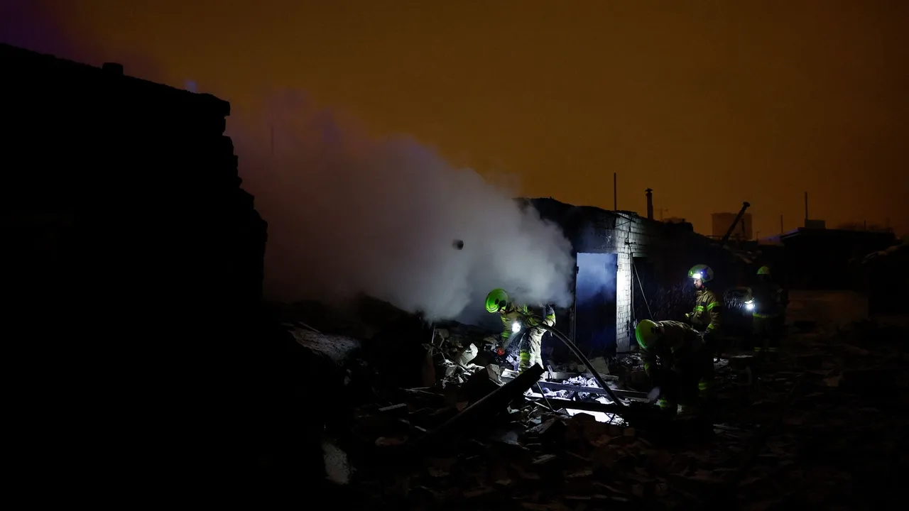 Ataques russos matam 4 pessoas e ferem 10 em Kiev, enquanto a Ucrânia reporta “ameaça de mísseis”