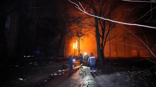 قتلى ومصابون جراء هجمات روسية بالصواريخ والمسيّرات على كييف