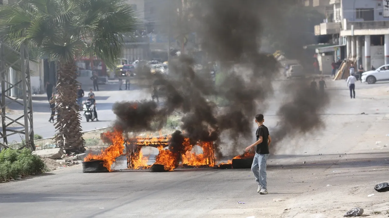 إصابة فلسطينيين في هجوم للمستوطنين على بلدة ياسوف شمالي الضفة الغربية