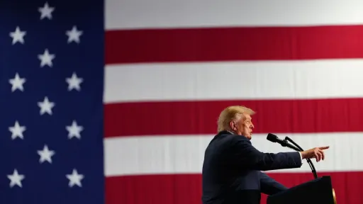 Трамп призвал Украину сменить президента и обвинил Зеленского в провале мира