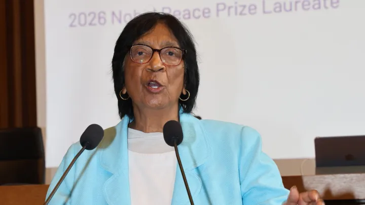 Pillay Nobel premiyäsen alğannan soñ, AQŞ Xalıqara cinayät mäxkämäsenä sanktsiyälär kertte