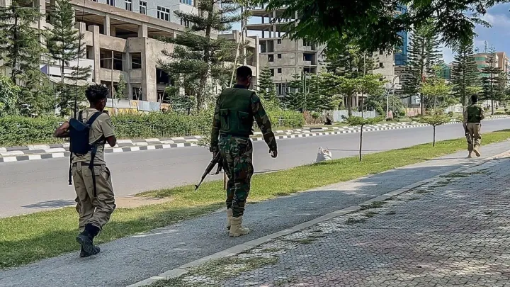 Ethiopian forces regain control of border city near Eritrea, witnesses say