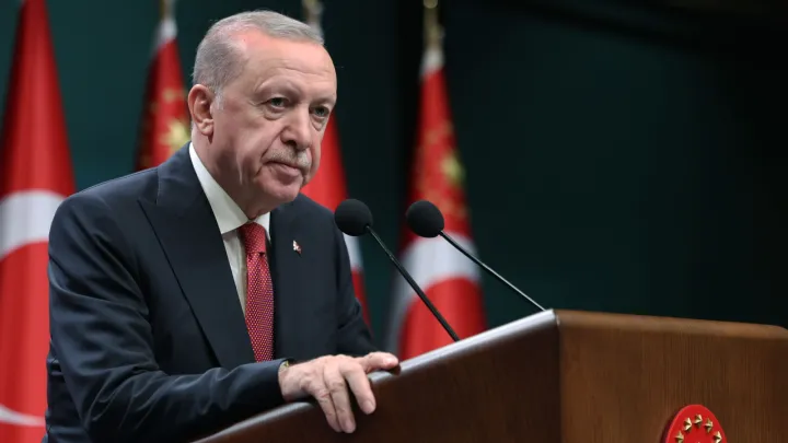 اردوغان حمله به فرودگاه ریاض را محکوم کرد و از ارائه توافق دفاعی سه‌جانبه به مجلس خبر داد