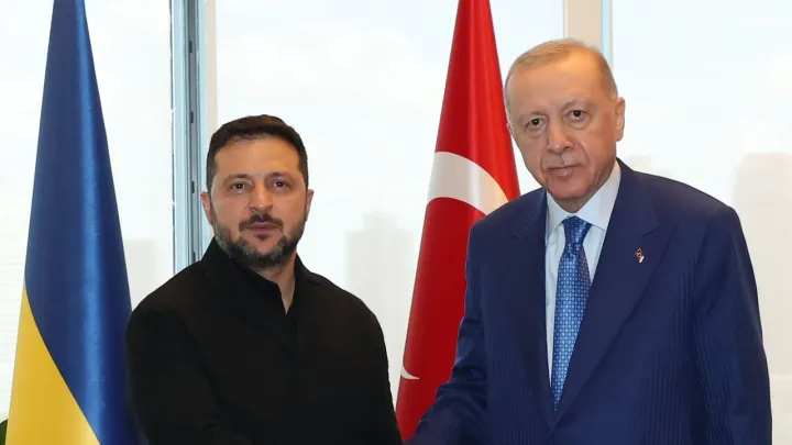 اوکراین: زلنسکی میتواند با میانجیگری اردوغان با پوتین دیدار کند