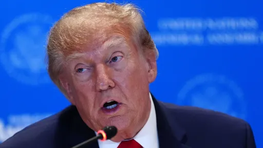 Трамп Қытай мен Ресейдің Иранға көмектесіп жатқанына сенбейтінін мәлімдеді