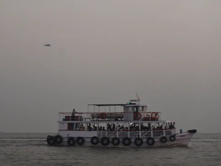Pelo menos 13 crianças morreram afogadas após o barco virar no estado de Bihar, na Índia