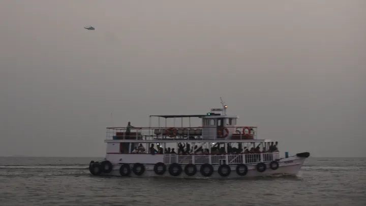 Pelo menos 13 crianças morreram afogadas após o barco virar no estado de Bihar, na Índia