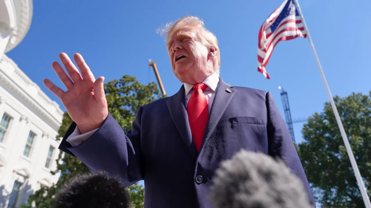 Trump adota um tom positivo quanto ao levantamento das sanções da CAATSA à Türkiye