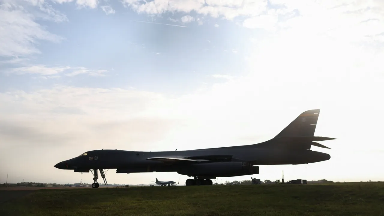 Estados Unidos retiram toda a frota de bombardeiros estratégicos B-1 da base no Reino Unido após alerta de terrorismo
