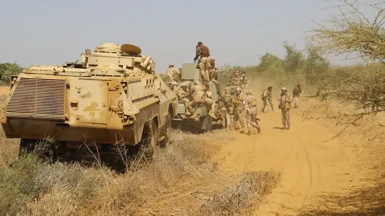 الجيش اليمني يعلن استعادة 3 جبال ومقتل 100 حوثي في تعز.. وإصابات جراء استهداف مطاري نجران وجازان