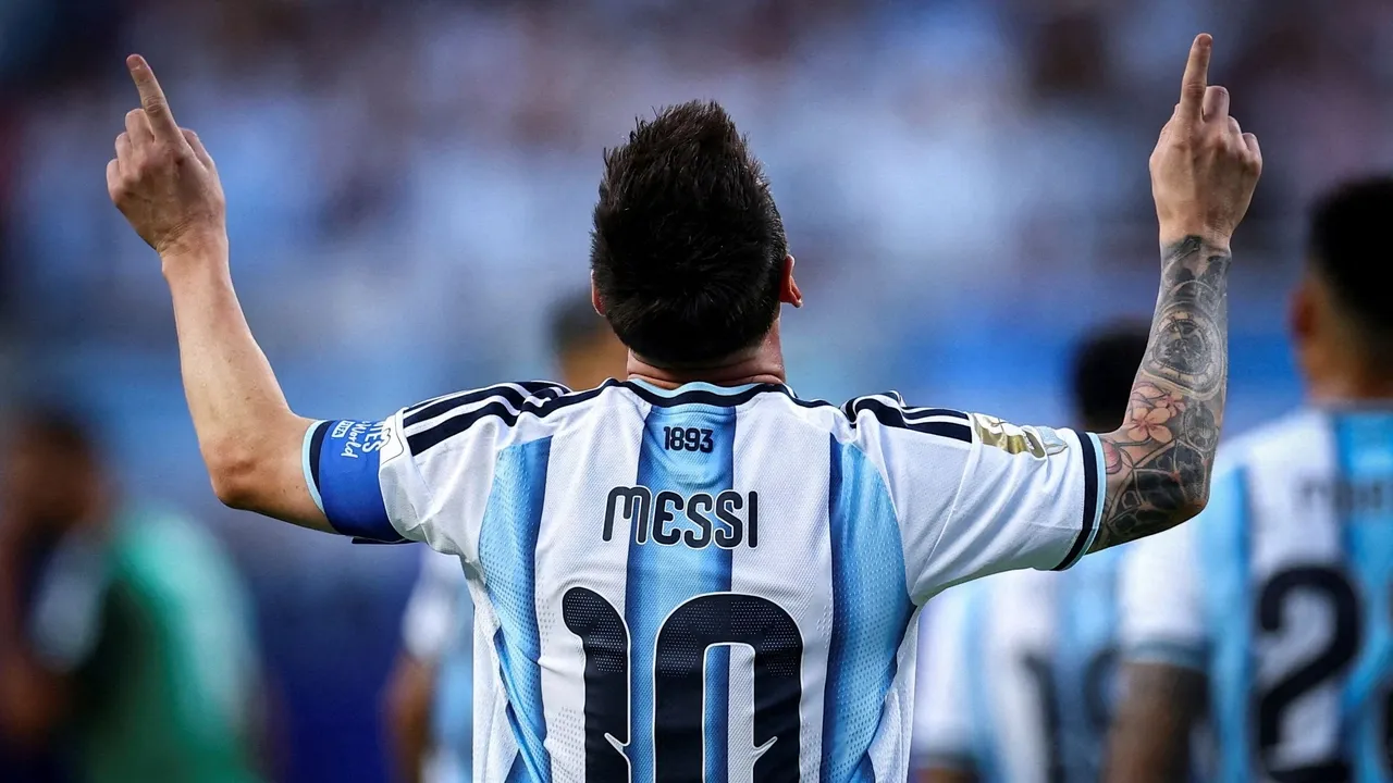 Əfsanəvi futbolcu L.Messi gözyaşları içində Argentina millisindəki karyerasını başa vurdu