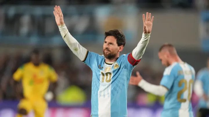 Última masterclass: Messi despede-se da Argentina em lágrimas após uma deslumbrante exibição final
