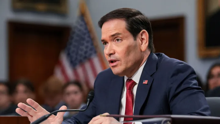 AQŞ däwlät särqatibe Rubio İrannıñ Ormuz buğazı kontrolen "tulısınça yuğaltuın" äytte