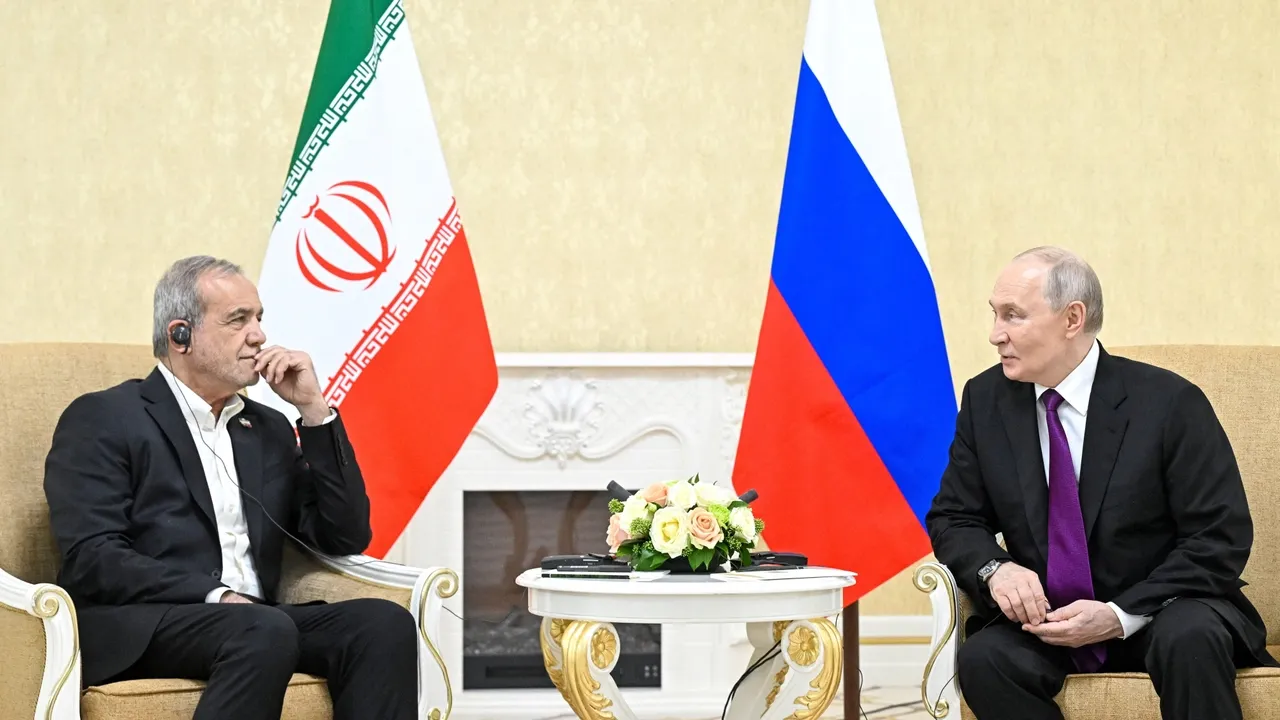 ایران و روسیه بر گسترش همکاری‌های اقتصادی و راهبردی تأکید کردند