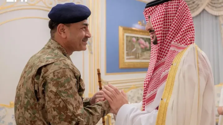 پاکستان بر حضور نظامی خود در عربستان تأکید کرد