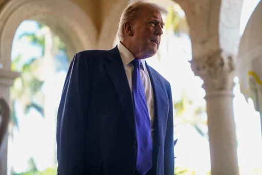 Trump kritikovao dodjelu Grammyja, prijeti tužbom Trevoru Noahu zbog šale o Epsteinu