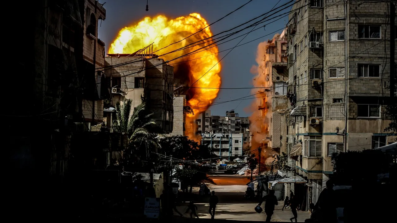 Ataques aéreos israelitas matam 37 em Gaza num dos ataques mais mortais desde o cessar-fogo