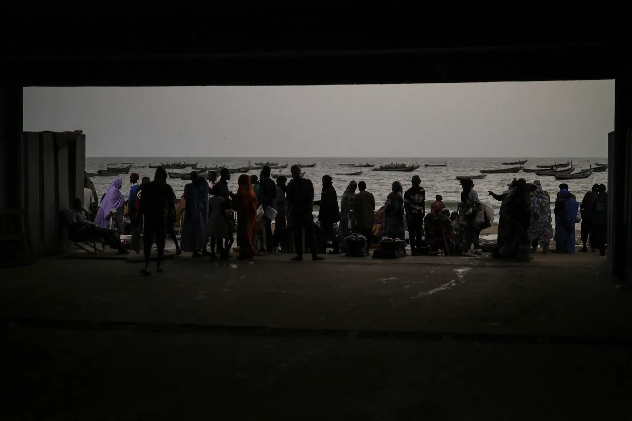 EU parliament adopts twin texts tightening migration rules