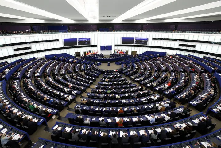 EU parliament adopts twin texts tightening migration rules