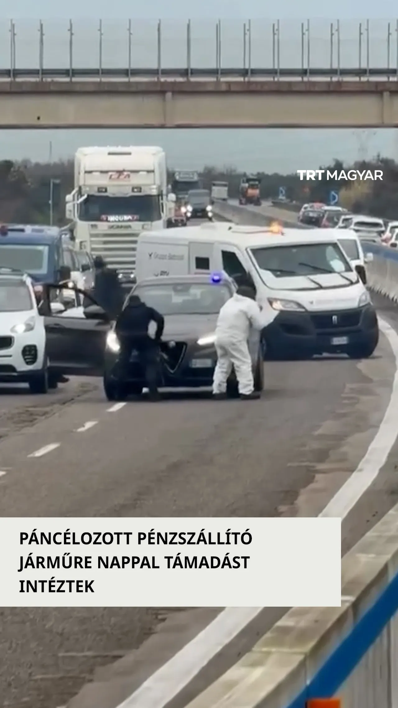 Fegyveres banda nappal rabolt ki egy pénzszállító járművet Olaszországban