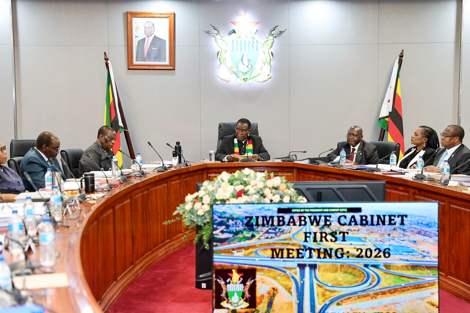 Baraza la Mawaziri la Zimbabwe lamuongezea muda wa kukaa madarakani Rais Emmerson Mnangagwa