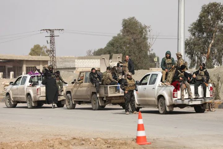 Ushtria Siriane merr kontrollin e bazës ushtarake Al-Shaddadi në Hasakah