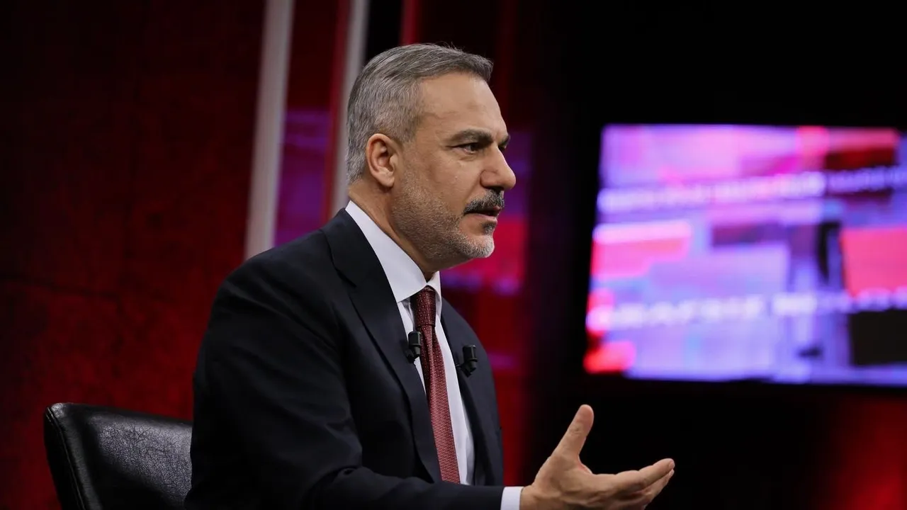 Ministro Fidan da Türkiye descarta ataques aéreos como caminho para a mudança de regime no Irão