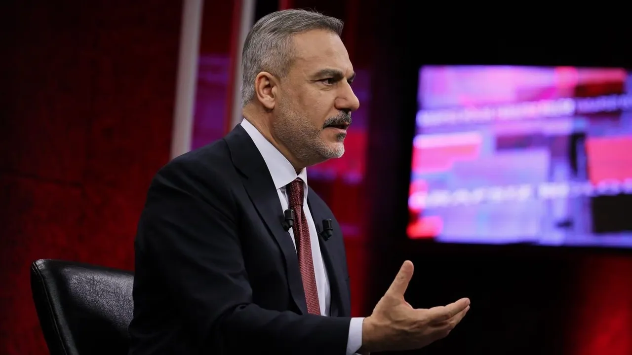 Iran: Fidan rejette les frappes aériennes comme moyen de changement de régime