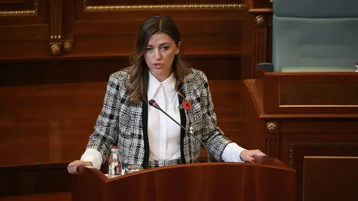Албулена Хаџиу избрана за собраниски спикер на Косово