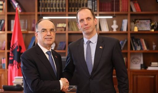 Begaj pret në Tiranë zyrtarin e lartë amerikan  theksohet bashkëpunimi në sundimin e ligjit