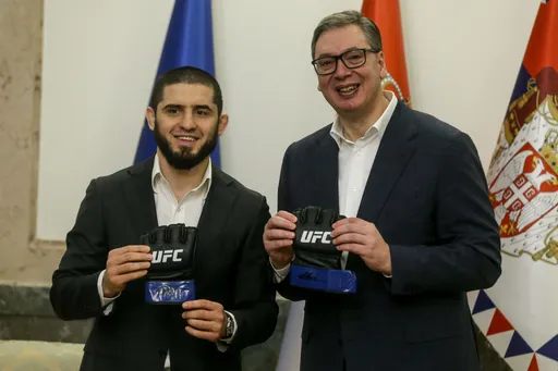 Predsjednik Srbije s MMA borcem Mahačevim o značaju sporta kao temelja zdravog društva