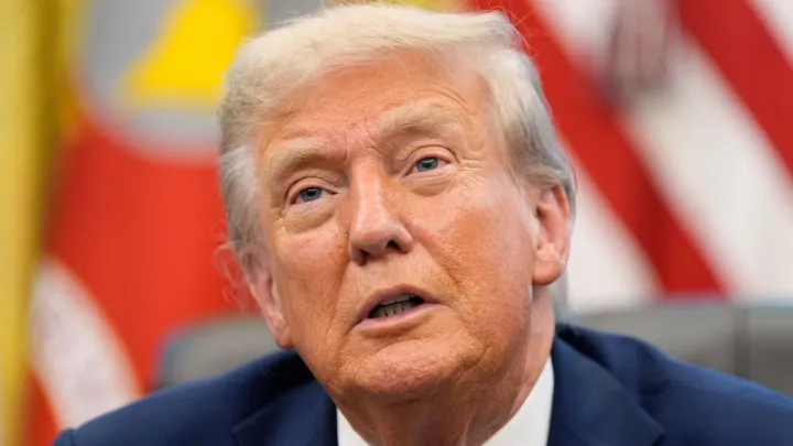 ترامپ اعزام ناو دوم به خاورمیانه را بررسی می‌کند؛ ادامه مذاکرات با ایران