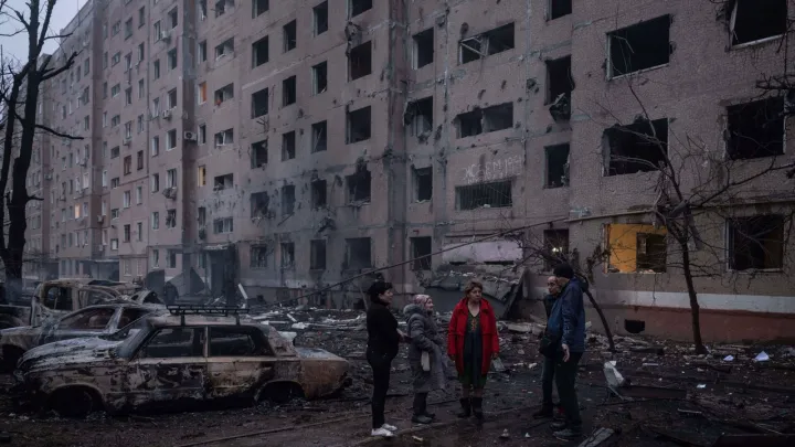 قتلى في قصف متبادل بين روسيا وأوكرانيا.. وزيلينسكي يبحث تعزيز الدفاعات الجوية