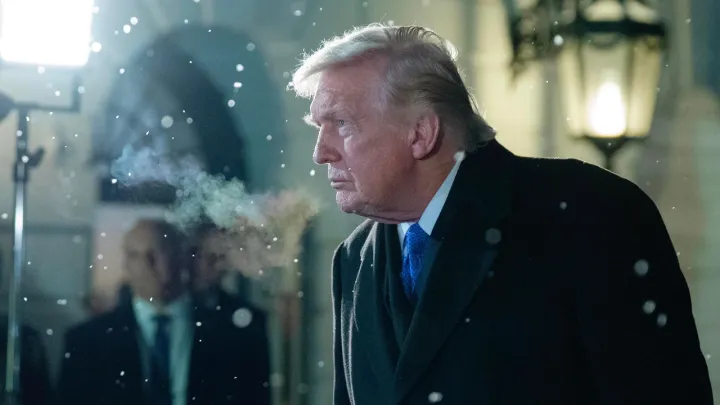 Trump avisa que “algo muito duro” espera o Irão enquanto Netanyahu se dirige a Washington