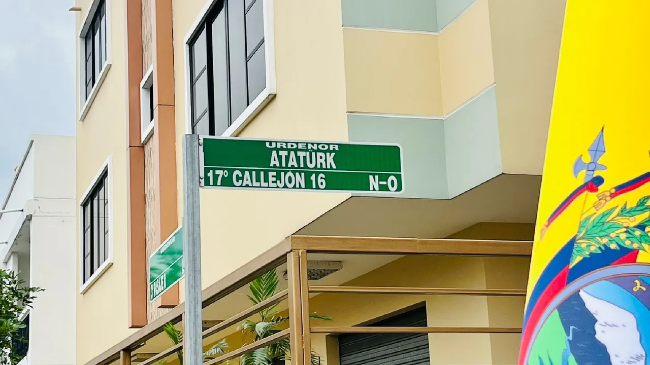 La calle Atatürk se inaugura en Guayaquil como símbolo de amistad entre Ecuador y Türkiye