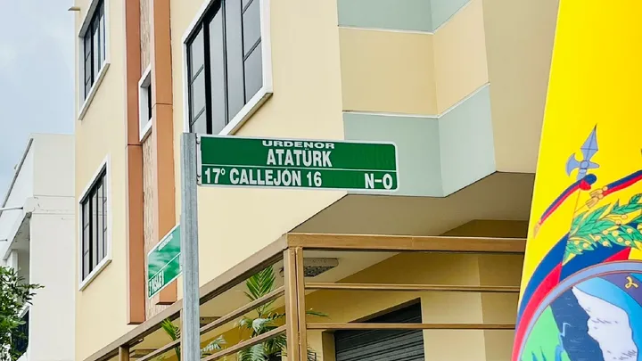 La calle Atatürk se inaugura en Guayaquil como símbolo de amistad entre Ecuador y Türkiye