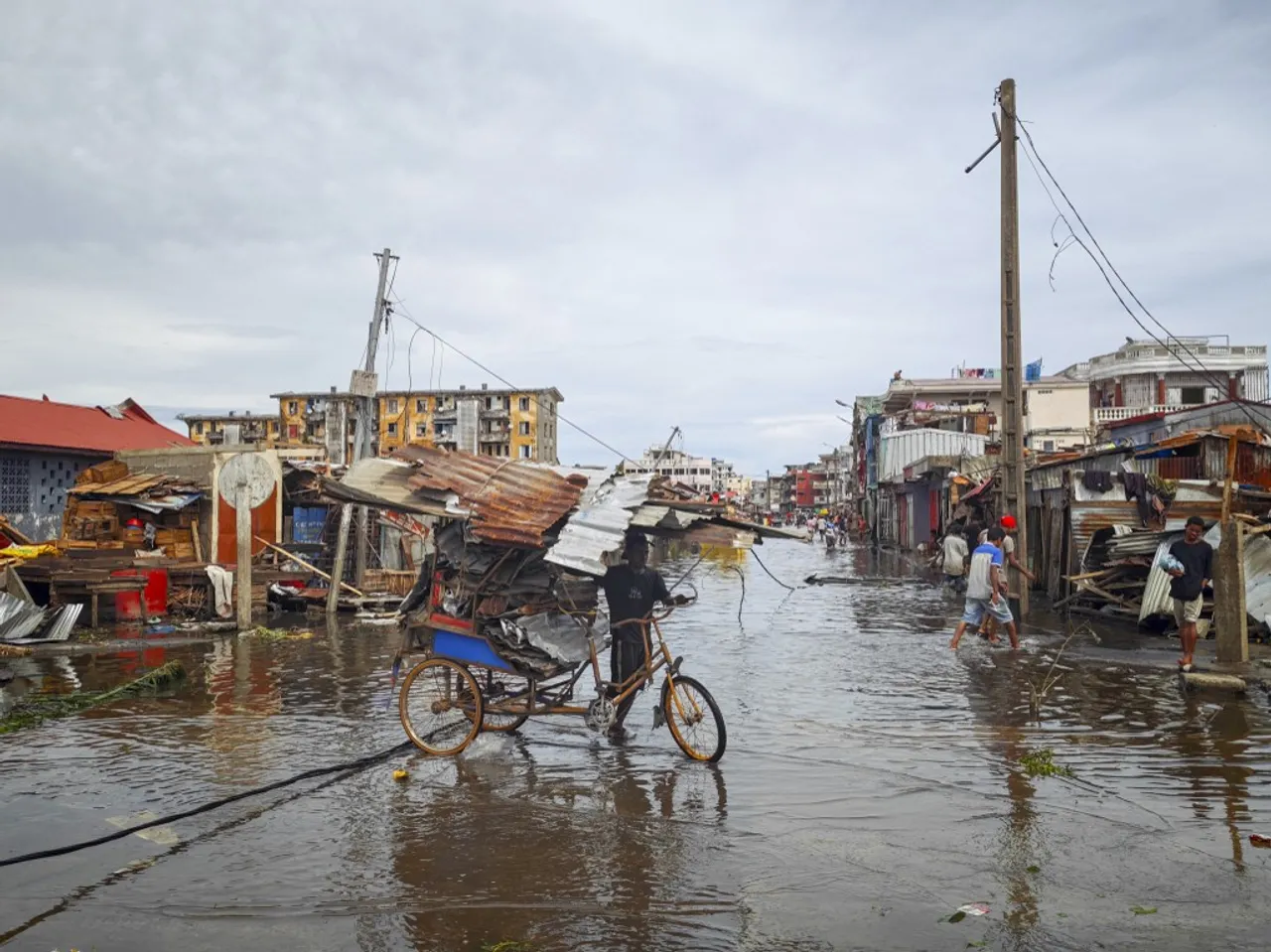 Le passage du cyclone Gezani fait au moins 30 morts à Madagascar