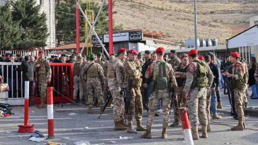 لبنان يعلن إقفال معابر تهريب على حدوده الشرقية مع سوريا