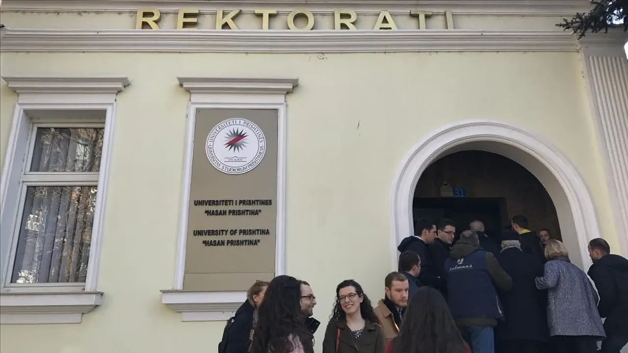 Universiteti i Prishtinës shënon 56-vjetorin, theksohet roli si shpresë për të ardhmen