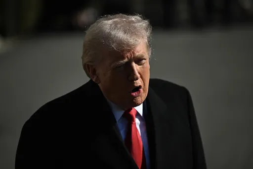 Trump upozorio "vrlo velikom silom“ ako pregovori s Iranom propadnu