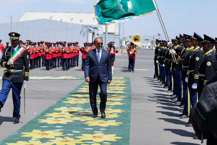 Madaxweynaha Soomaaliya oo gaaray Addis Ababa si uu uga qaybgalo Shir-madaxeedka Midowga Afrika