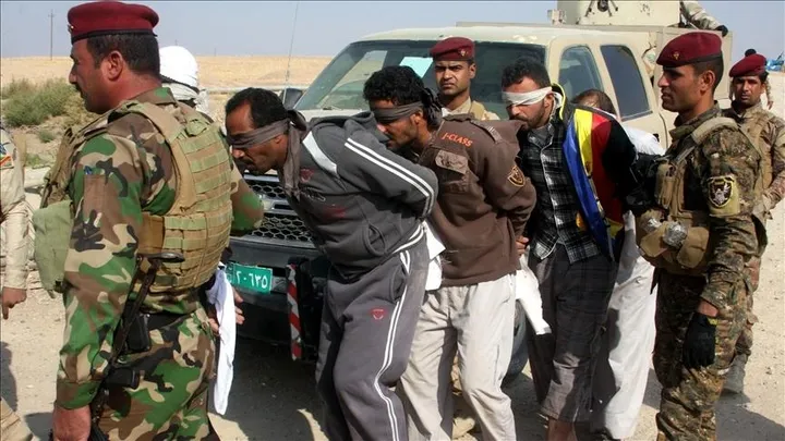 Iraku transferon mbi 5.000 anëtarë të DAESh-it nga Siria në burgjet e tij