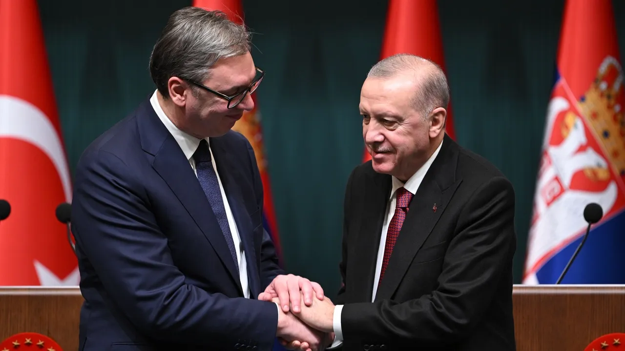 Türkiye trabalha pela paz regional em meio à crescente incerteza global, sem negligenciar os Balcãs