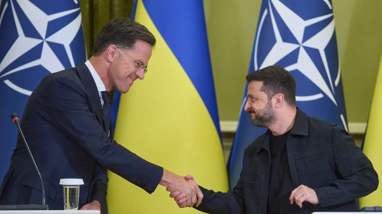 الناتو يتعهد بمئات الملايين لتسليح أوكرانيا.. وكييف تحثّ على تسريع إمدادات الدفاع الجوي