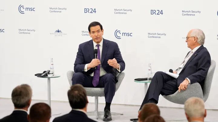 Rubio: les États-Unis ne cherchent pas à se séparer de l’Europe, mais à “revitaliser” leur alliance