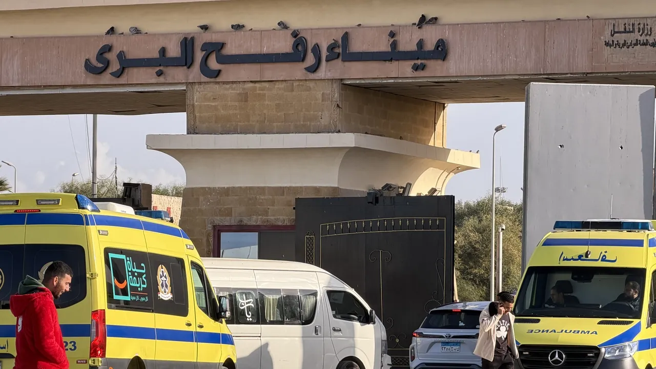 گزارش‌ها از بازجویی و محدودیت بازگشت فلسطینی‌ها از گذرگاه رفح