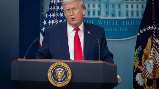 ترامپ: به نظر میرسد تغییر حکومت در ایران بهترین اتفاق ممکن خواهد بود